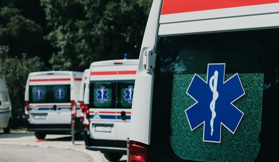 甘洛救护车转运病人过路高速收费吗？
